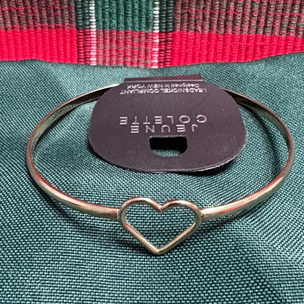 đź–¤Chic Gold Heart Braceletđź–¤ - Picture 3 of 3